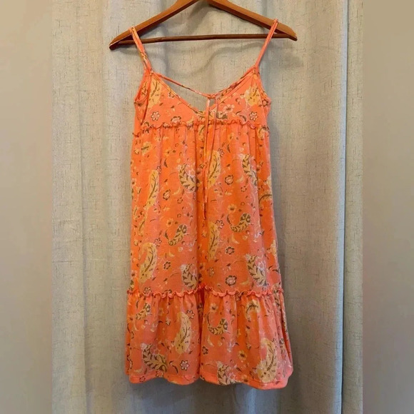 “So” Mini Sundress. Size XS (Junior). Coral /Peach and floral design. - Picture 2 of 7